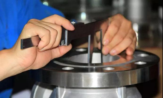 鋁合金門窗設(shè)備質(zhì)檢